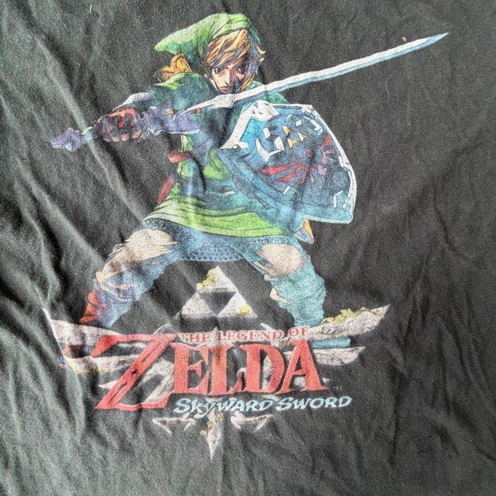 The Legend of Zelda: Skyward Sword Graphic T-Shirt ⚔️ Black Nintendo tee